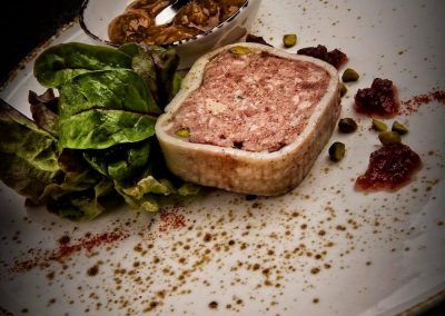 Terrine de canard, foie gras, gelée de Porto et chutney de Reine-Claude